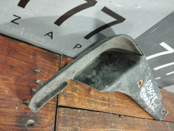 Брызговик передний правый Toyota  Corolla (E120) 00-07 Б/У Оригинал 7662102110