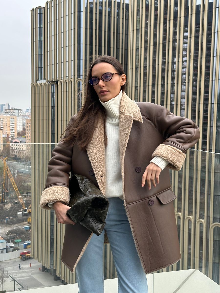 Дубленка из искусственного меха удлиненная коричневая