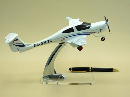 Модель самолета DA-40NG (М1:30, RA-02638)