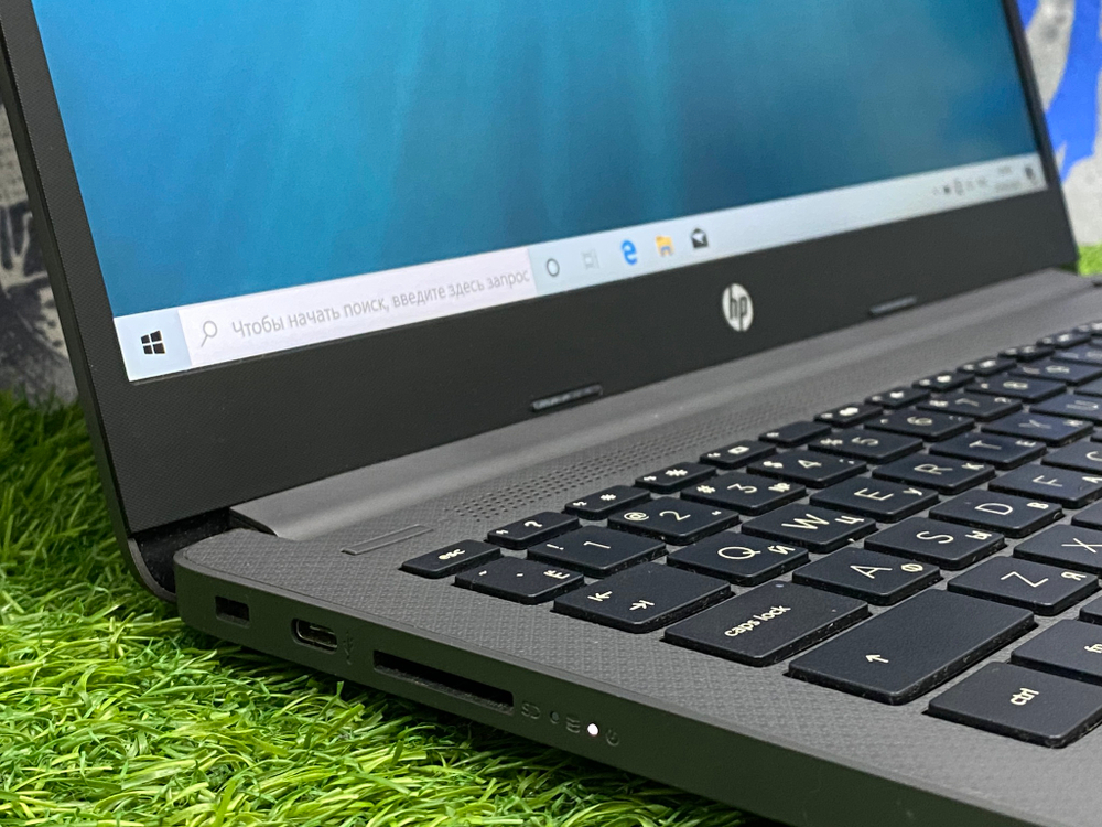 Ноутбук HP 14' i3 1005G1/UHD/16GB/256GB/ 240 G8[2X7J2EA]/Windows 10
