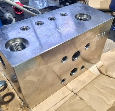 Плита гидроблока по чертежу 14846.06.240