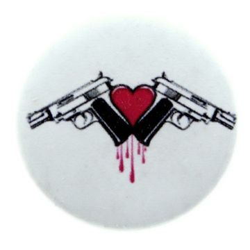 Значок Пистолеты с сердцем (037)