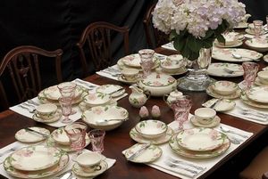 Сервизы, тарелки, сопутствующие