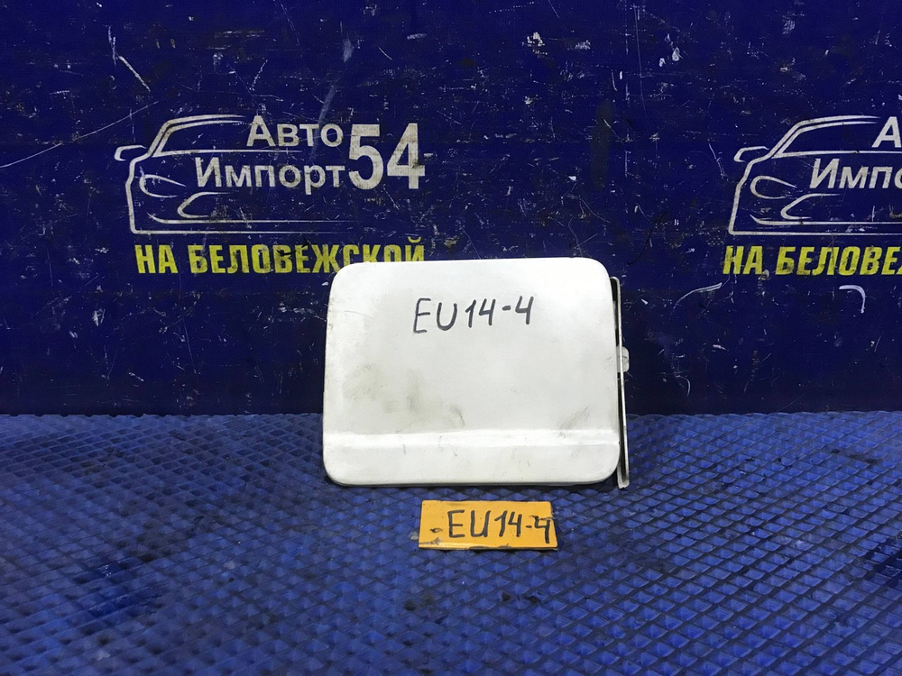 Лючок бензобака NISSAN BLUEBIRD 1997