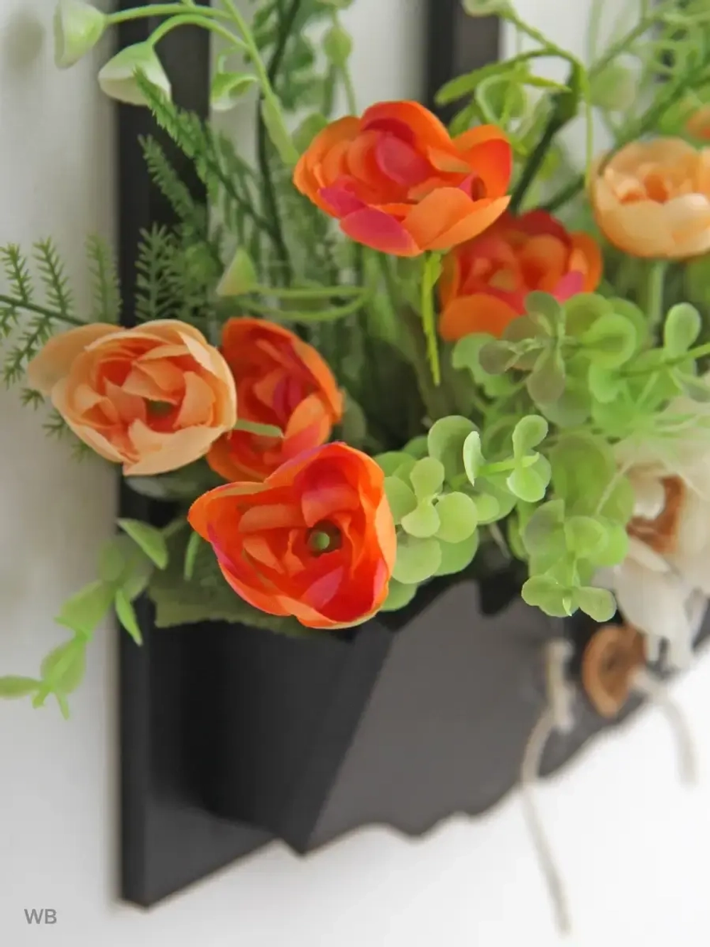 Панно на стену для интерьера "Окно с цветами"