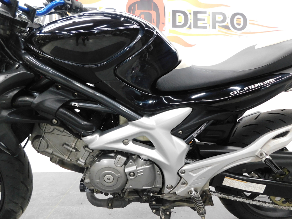 Suzuki Gladius SFV650A    2010