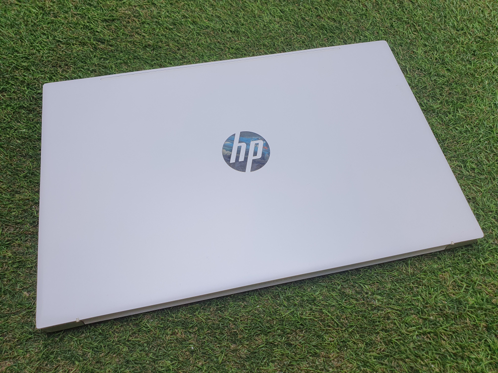 Ноутбук HP Ryzen 5/8Gb/FHD/Pavilion 15-eh1015ur
