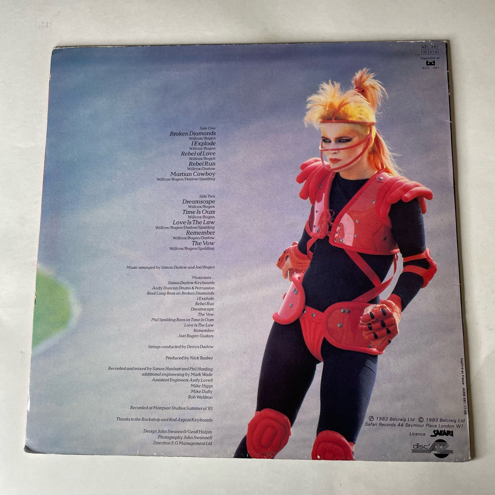 Винтажная виниловая пластинка LP Toyah Love Is The Law (Франция 1983)