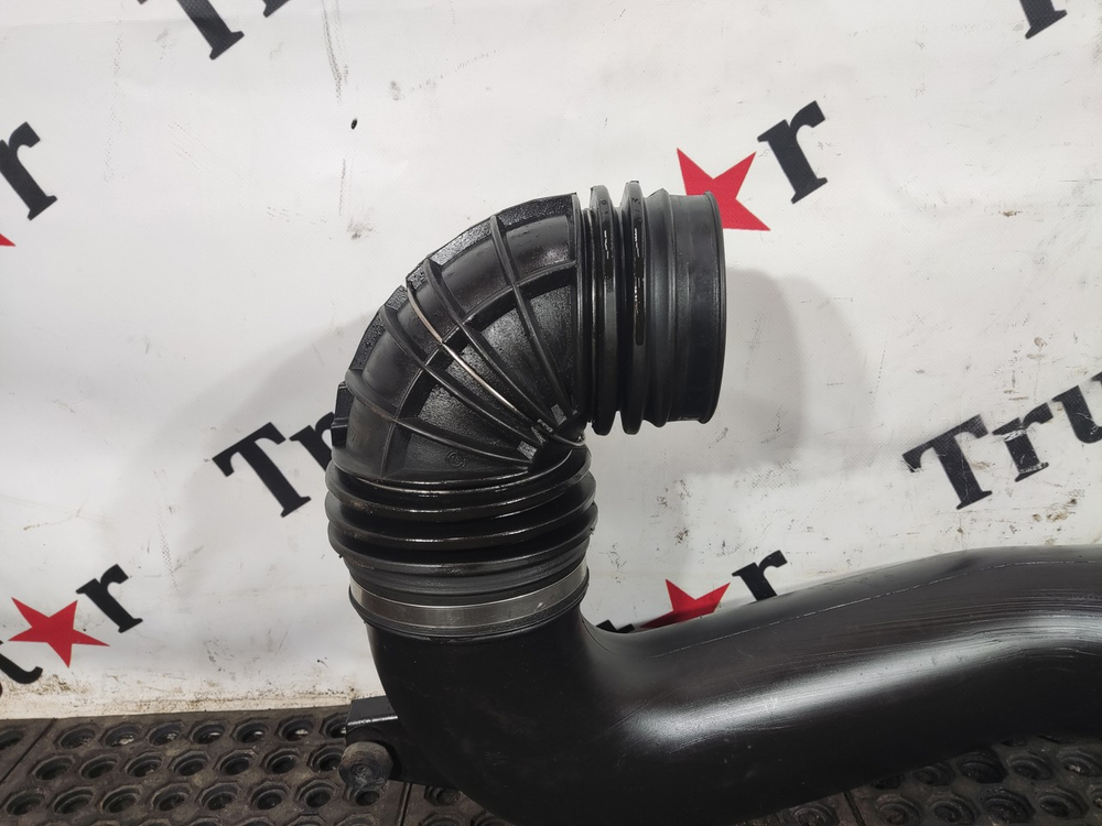 Патрубок воздушного фильтра