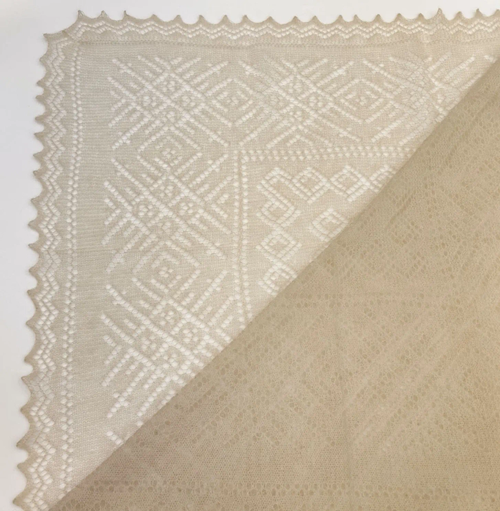 Оренбургский пуховый платок-паутинка А120-31 светло-бежевый