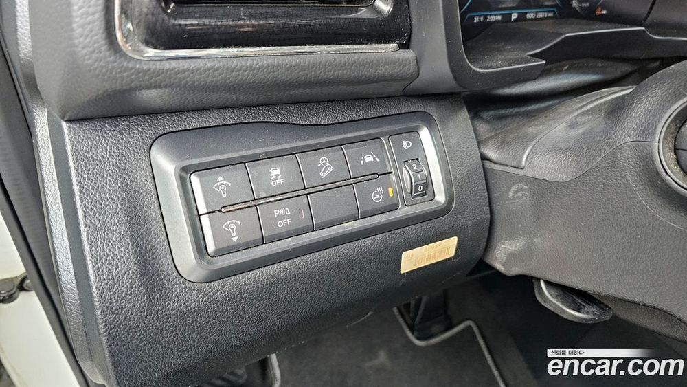 KG Mobility (Ssangyong) Very New Tivoli Бензин 1.5 2WD (11.2021)