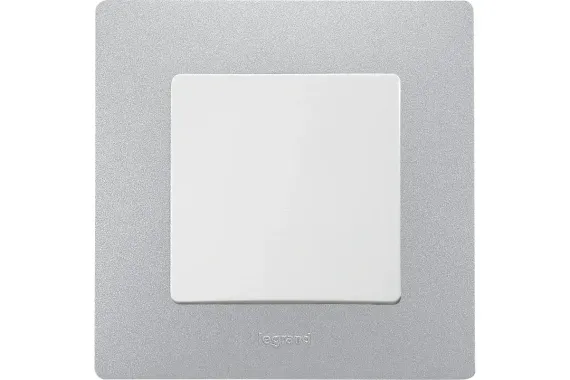 Рамка Legrand Etika 1 постовая алюминий 25621