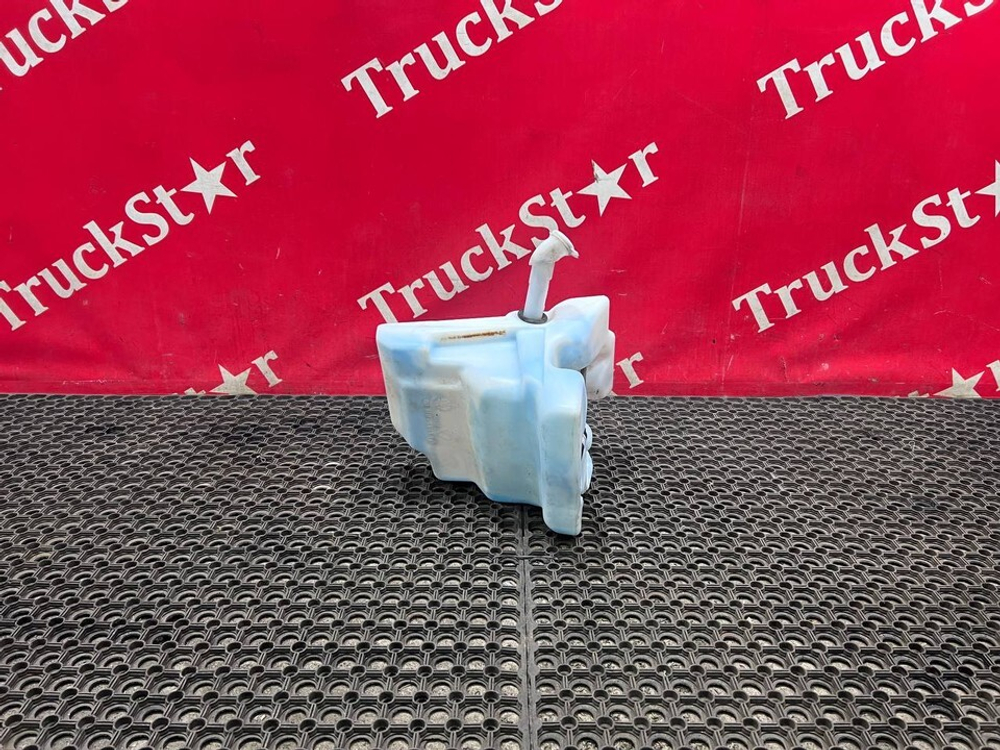 Бачок омывателя лобового стекла