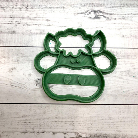 Вырубка пластиковая ГОЛОВА БЫКА (9*8см)