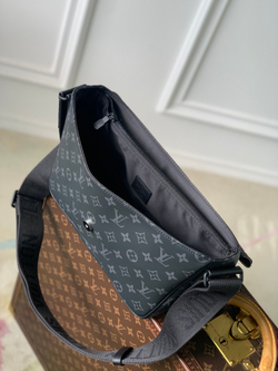 Louis Vuitton Montsouris Messenger Bag