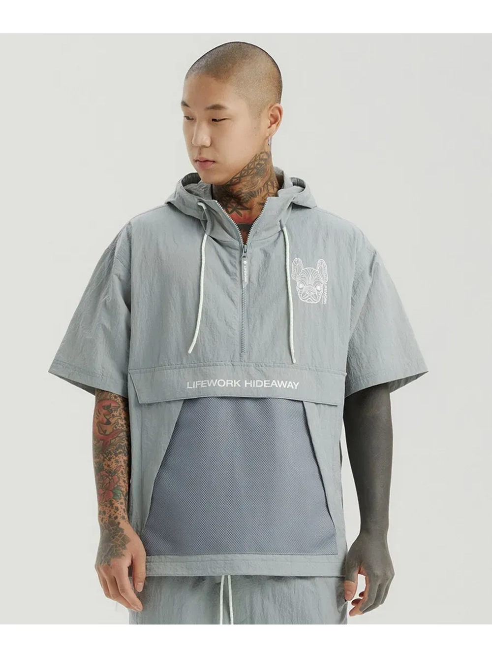 Куртка анорак нейлоновая с коротким рукавом и капюшоном