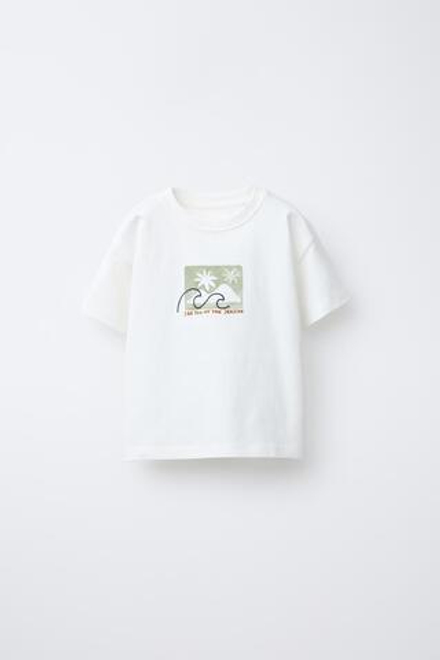 ZARA ФУТБОЛКА С ПРИНТОМ И ВЫШИВКОЙ, БЕЛЫЙ