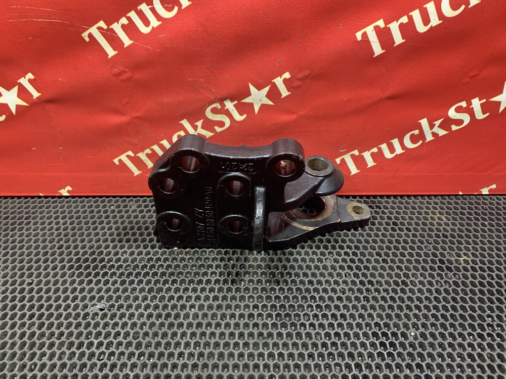 Кронштейн торсиона кабины правый 2023г.