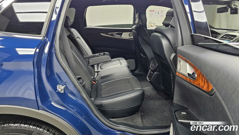 Lincoln Nautilus 2.7 202A AWD (04.2021)
