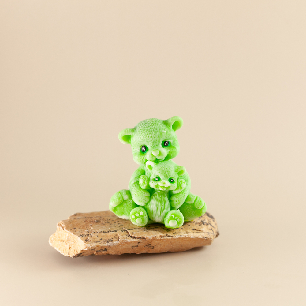 Мама с медвежонком