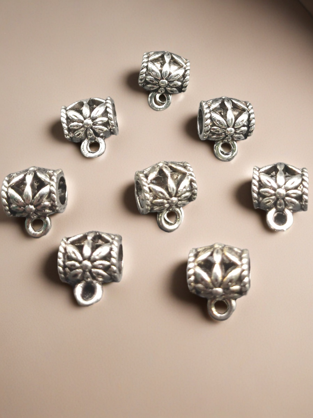 Бейлы (держатели для кулонов) "Цветок" для изготовления бижутерии.