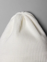 Белая шапка детская бини на осень