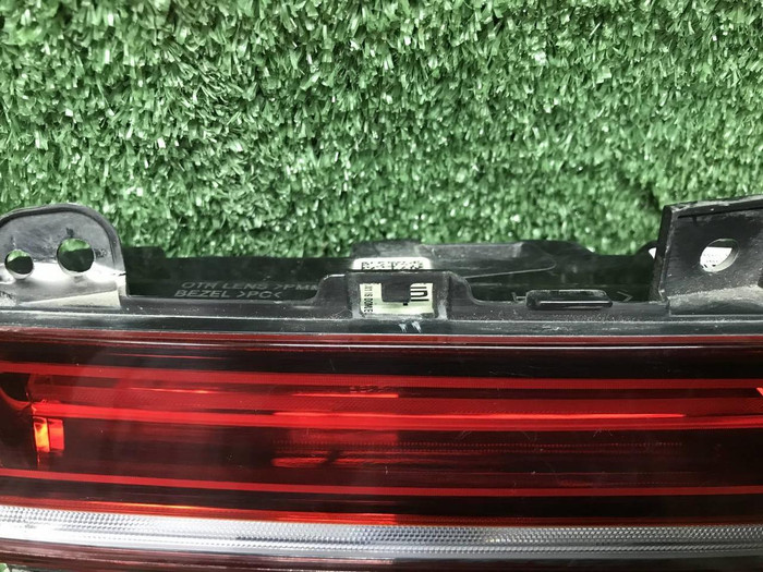 Фонарь левый внутренний Genesis GV80 (2020-2023)