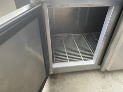 Стол холодильный с бортом