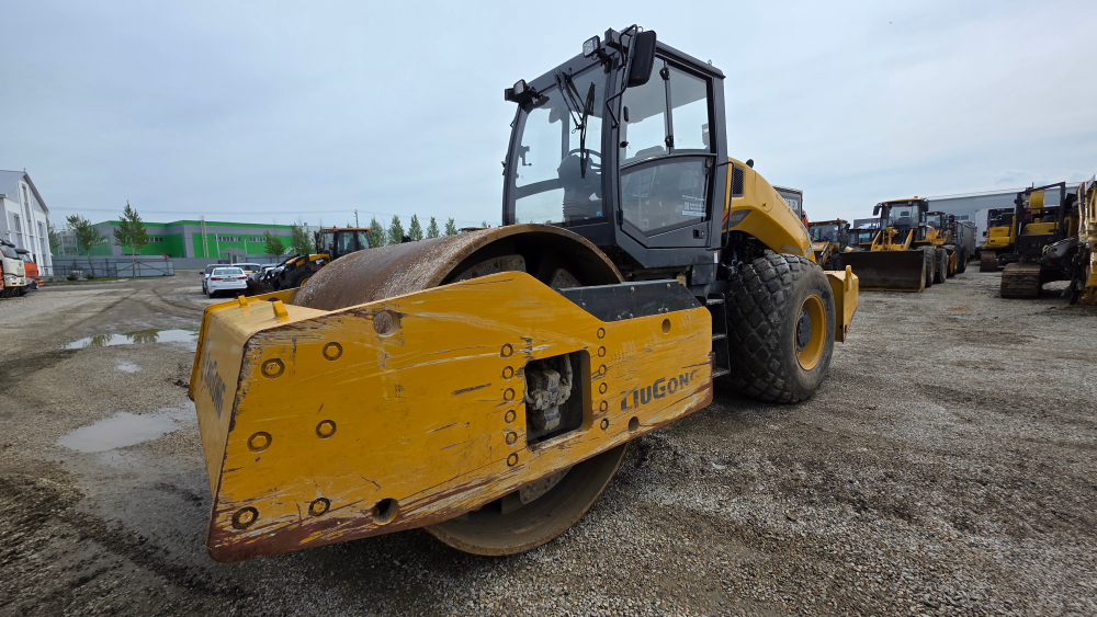 LiuGong CLG* Каток CLG6620E (Дизельный, 6,5 л, 190 л.с., АТ)