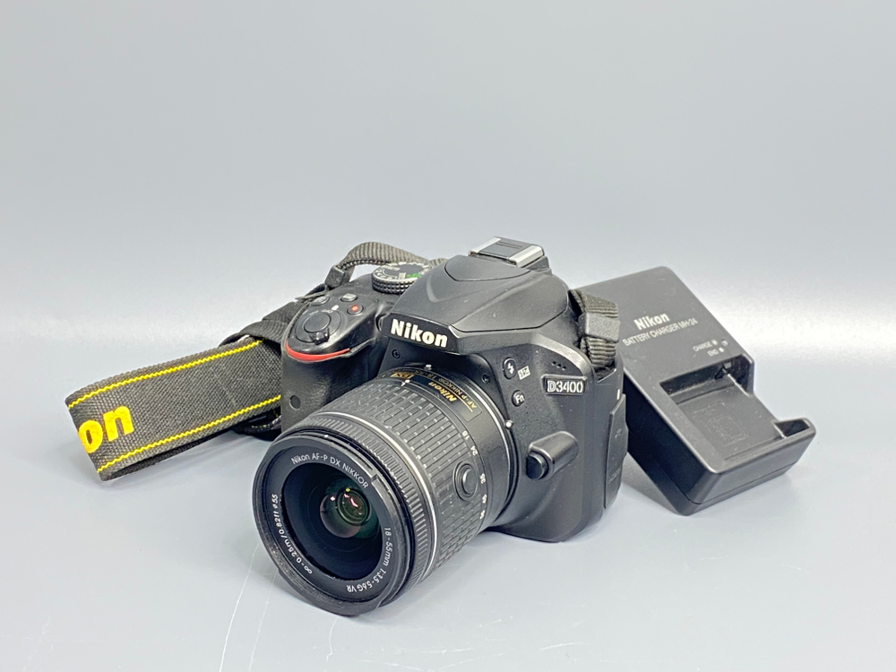Nikon D3400 Kit AF-P 18-55mm 11300 кадров