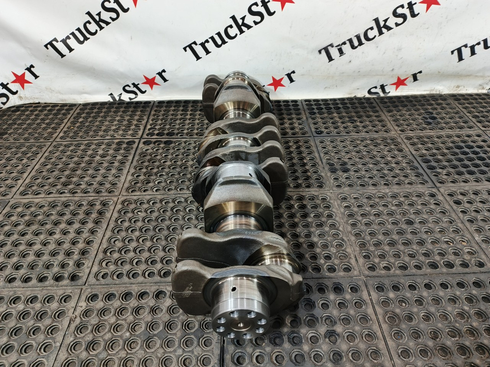 Коленвал D2676 2016г.