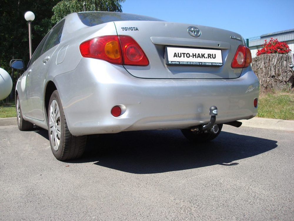 Фаркоп Auto-Hak O 72 Toyota Corolla седан 2007-2013 (паспорт и сертификат в комплекте)(без электрики)