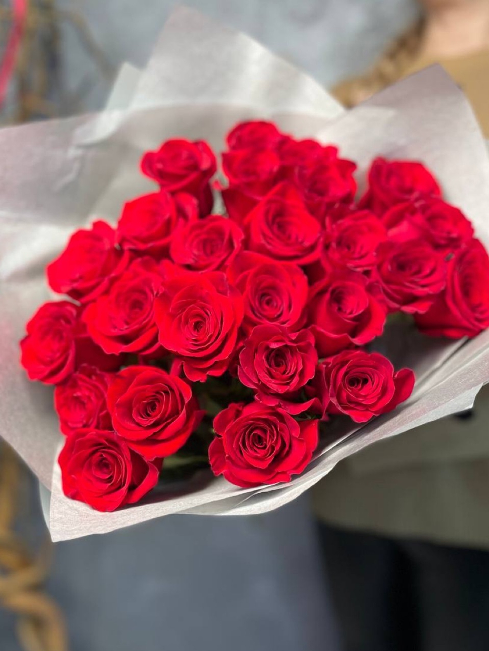 Букет RED Frodo’s красных роз 25шт в оформление