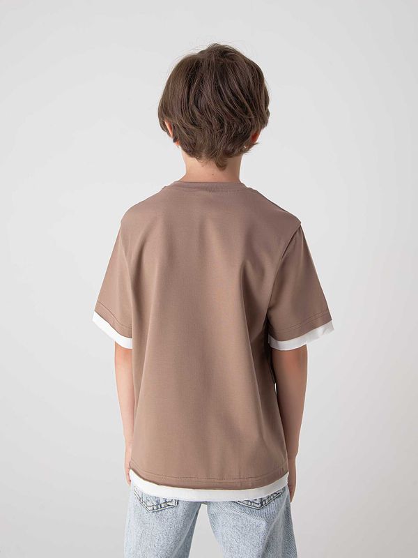 Футболка с контрастной отделкой 