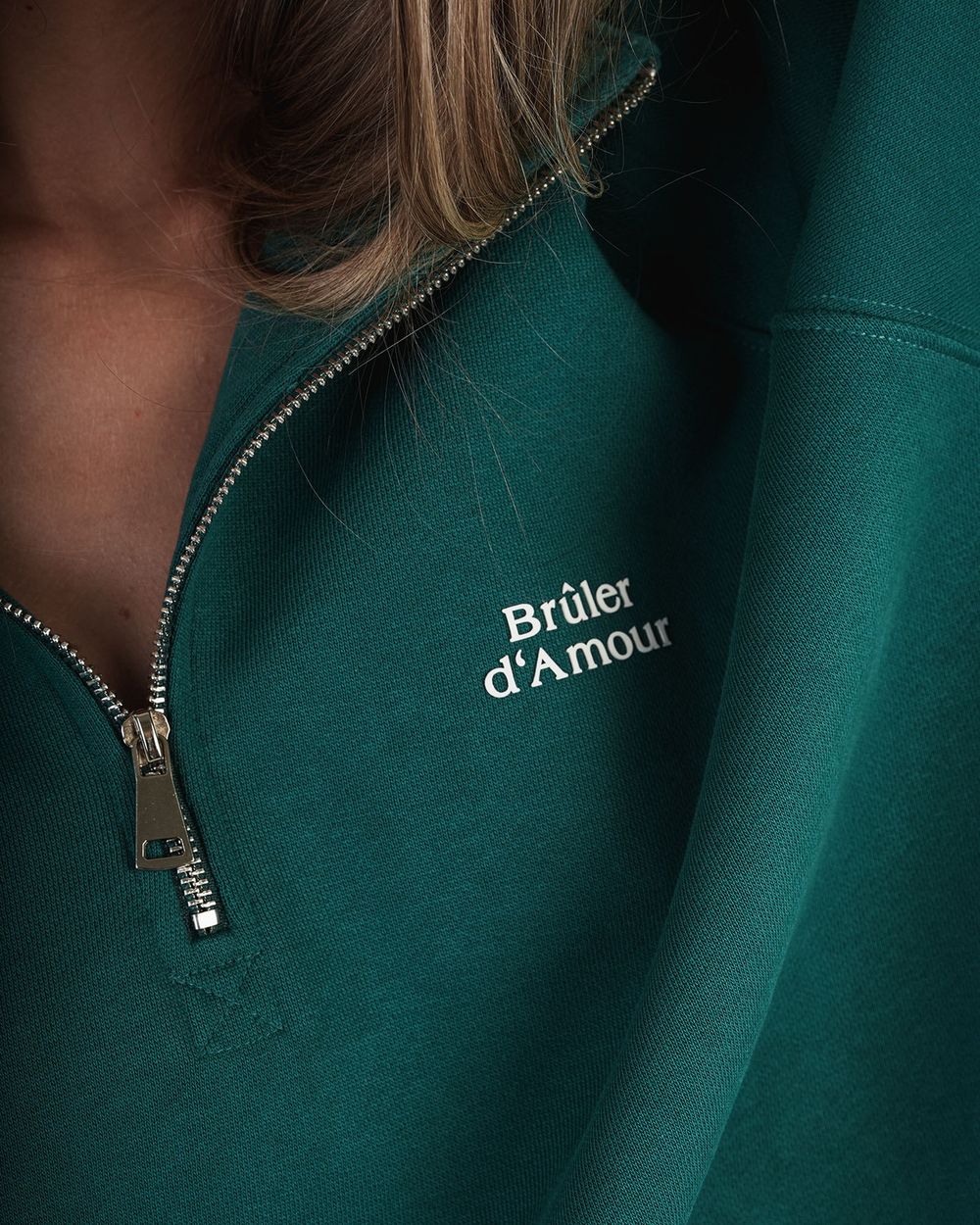 Толстовка Bruler d'Amour Half-zip Liberté d'expression зеленая
