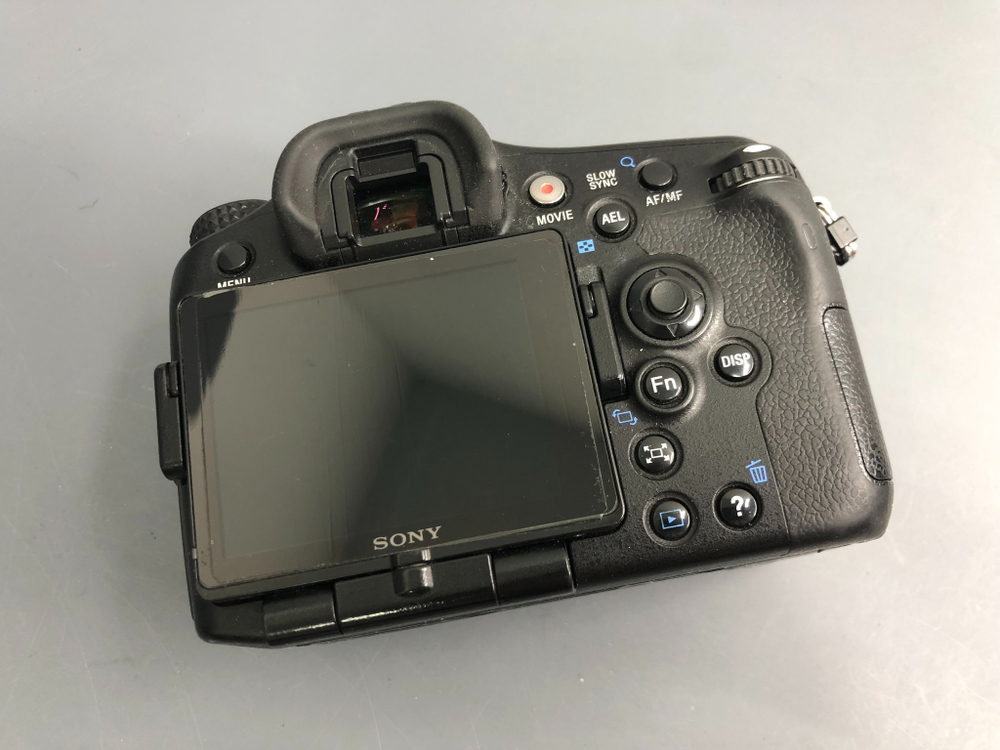 Sony A77 (119.000 кадров)