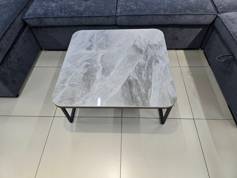 Стол журнальный квадрат большой