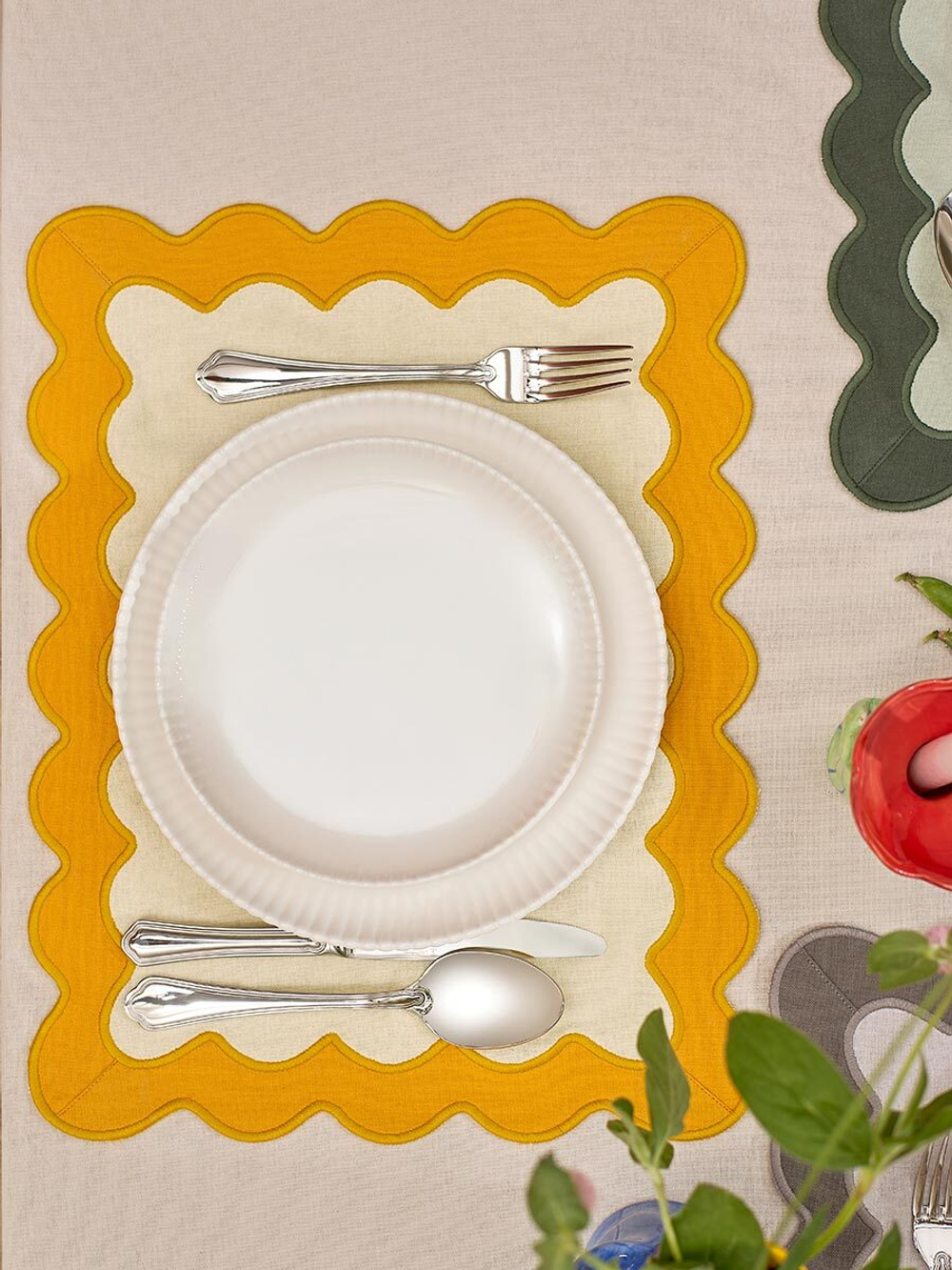 Салфетка под приборы с контрастным кантом горчичного цвета из коллекции trendy ruffles, 35х45 см