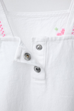 ZARA ПЛАТЬЕ ИЗ САРЖИ С ВЫШИВКОЙ КРЕСТИКОМ, БЕЛЫЙ