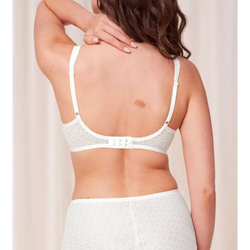 Бюстгальтер Минимайзер Triumph Signature Sheer W01 EX