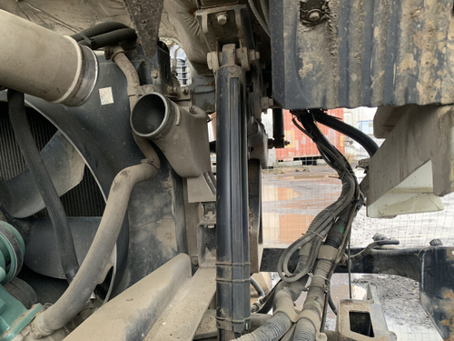 Цилиндр подъёма кабины 2023г.