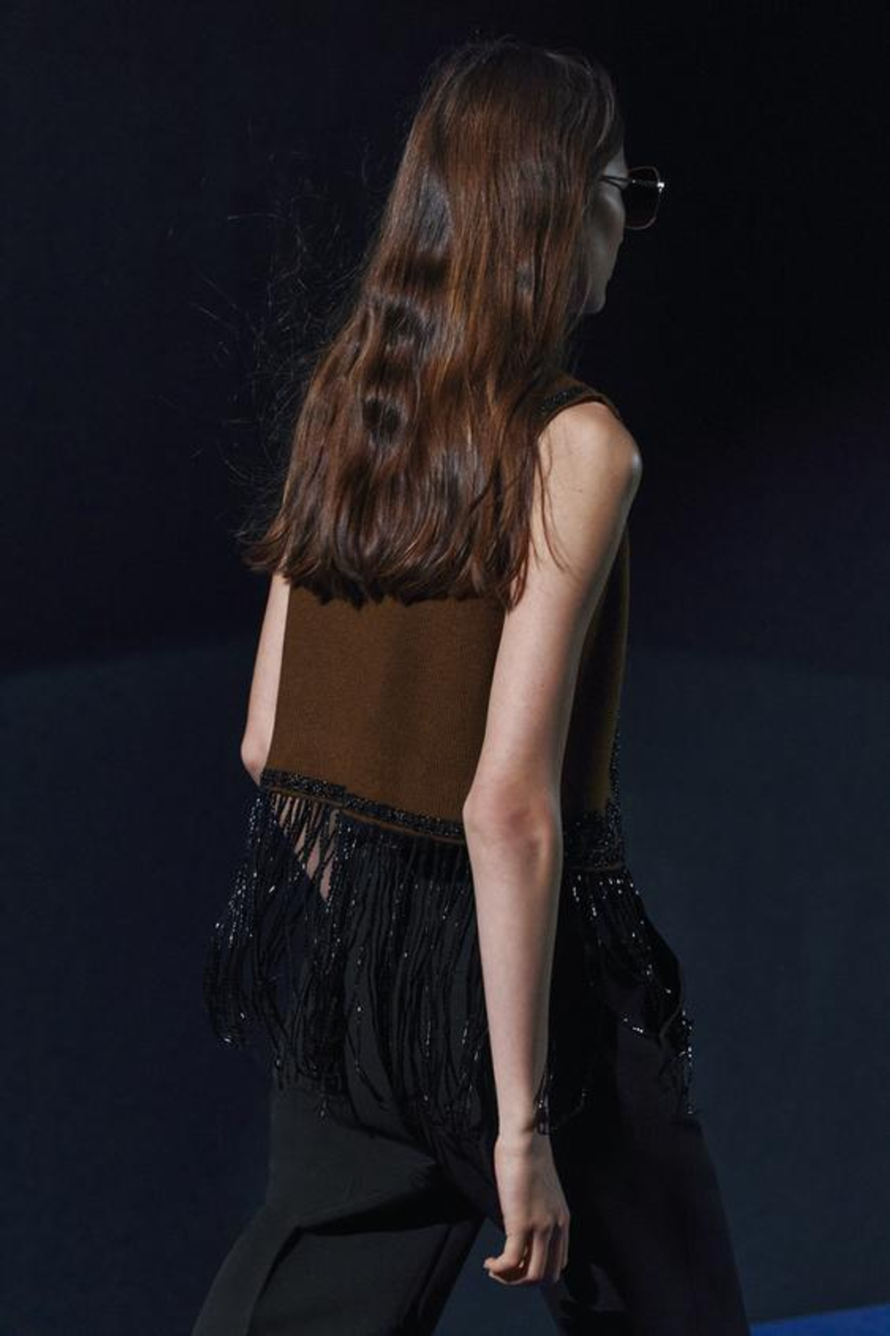 ZARA ТРИКОТАЖНЫЙ ЖИЛЕТ С БИСЕРОМ, КОРИЧНЕВЫЙ