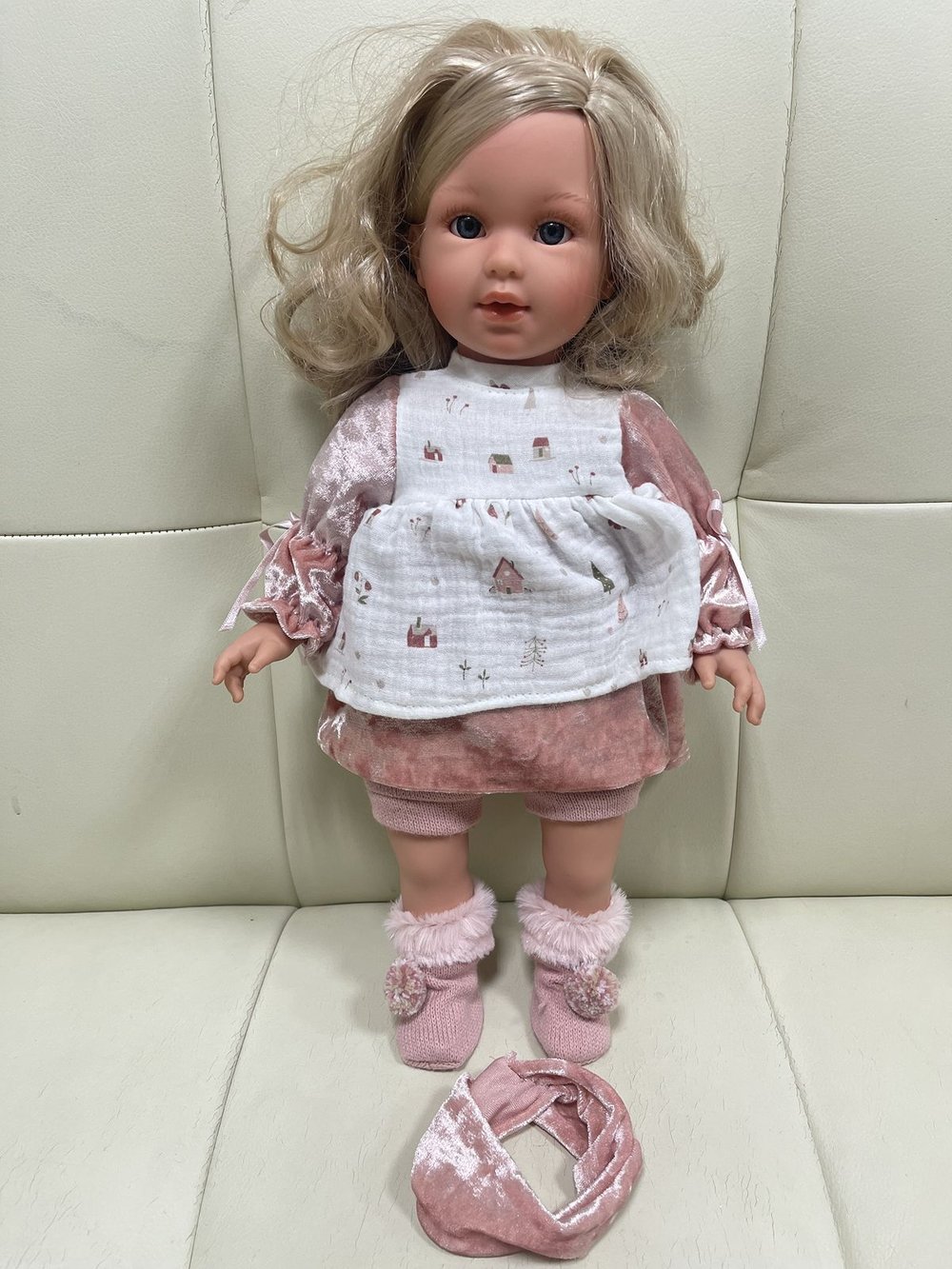 Уценка. Кукла для девочки мягконабивная 40см Люсия (54044)