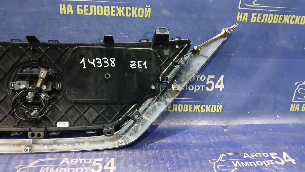 Решетка радиатора NISSAN LEAF 2017-2021