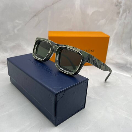 Солнцезащитные очки Louis Vuitton