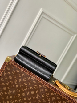 Louis Vuitton Twist MM Slim
