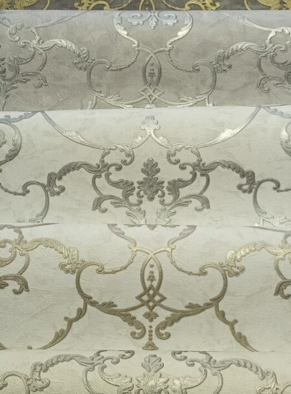 Антуан-12 (белая с перламутром)