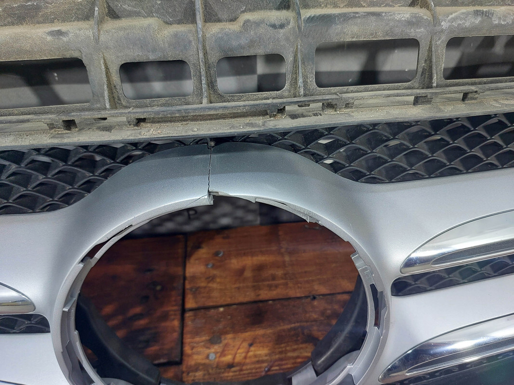 Решетка радиатора Mercedes E-Class (W213) 16-21 Б/У Оригинал A2138880123