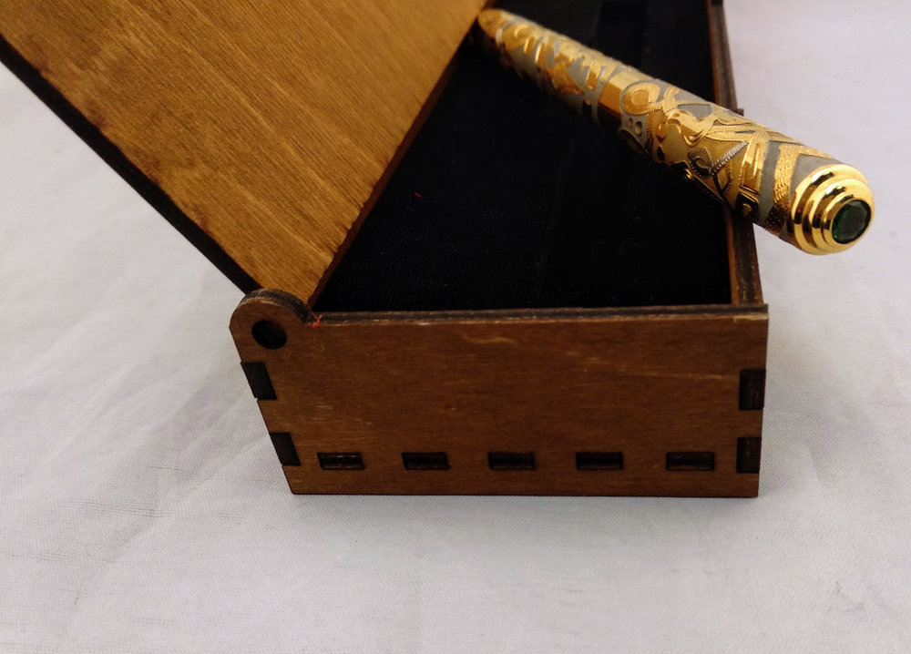 Подарочная ручка с колпачком №3