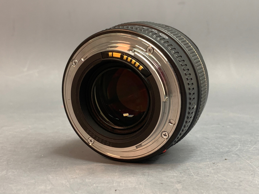 Canon Lens EF 50mm 1:1.4 с дефектом